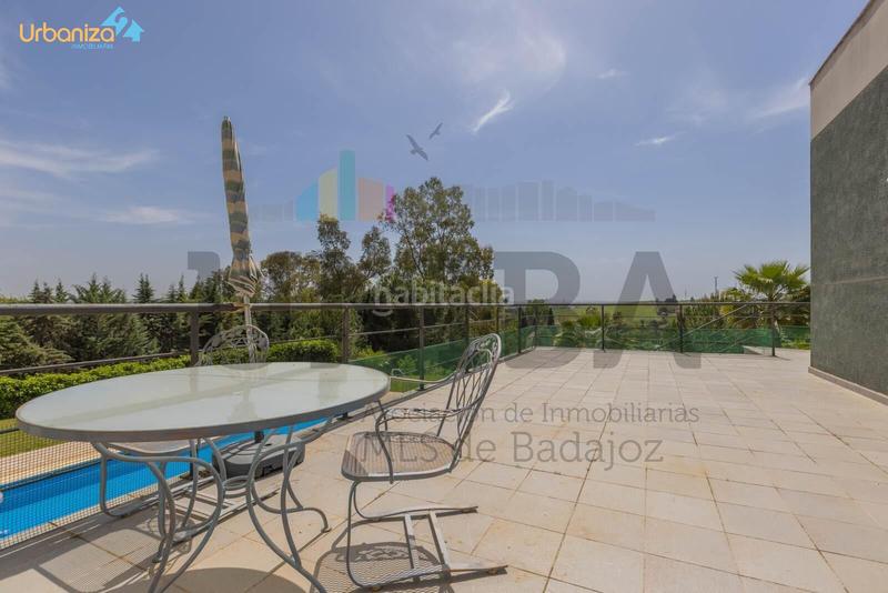 Foto e10e7d71-8faa-45ab-b44e-9309106b2943. Chalet con riscaldamento parcheggio piscina in Las Vaguadas Badajoz