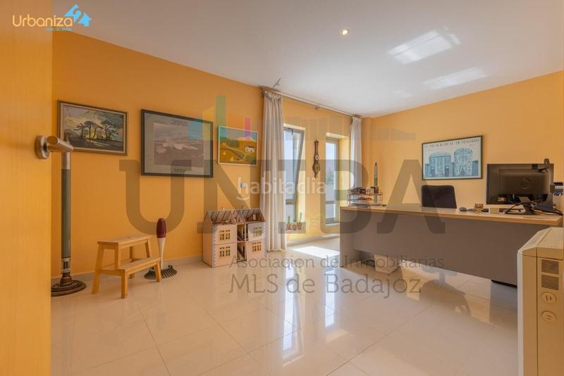 Foto e2bdcecb-69f2-4d4d-8d56-523696dbb6fa. Chalet con riscaldamento parcheggio piscina in Las Vaguadas Badajoz