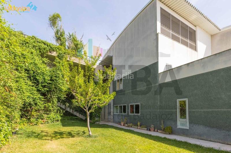 Foto f3aac668-ec67-43f6-a5c1-7226a794a864. Chalet con riscaldamento parcheggio piscina in Las Vaguadas Badajoz