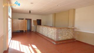 Alquiler Local Comercial en Maria Auxiliadora - Barriada de Llera. Cafeteria lista para funcionar en barriada de llera
