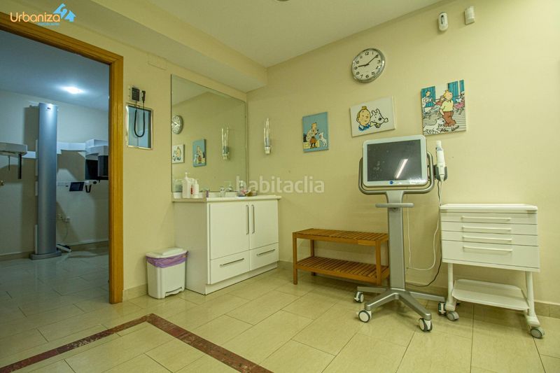 Foto ee5e53c9-0a92-4dfe-af61-f6afde92311d. Oficina  juan carlos i en Casco Antiguo Badajoz