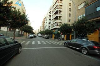 Location Local commercial à Santa Marina. Magnifico y amplio local en el centro de badajoz