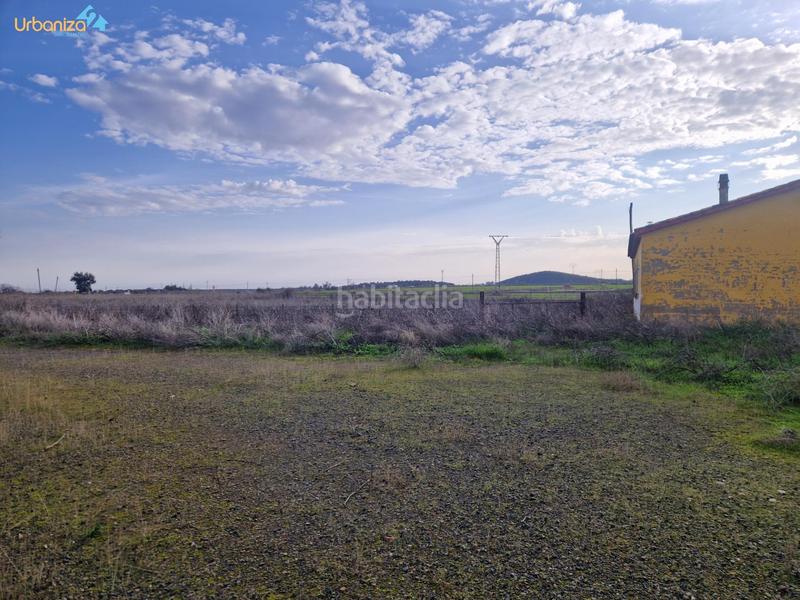 Foto c5549252-909a-4db7-9ef5-f429e529edfc. Terreno residencial terreno con vivienda en Almendral