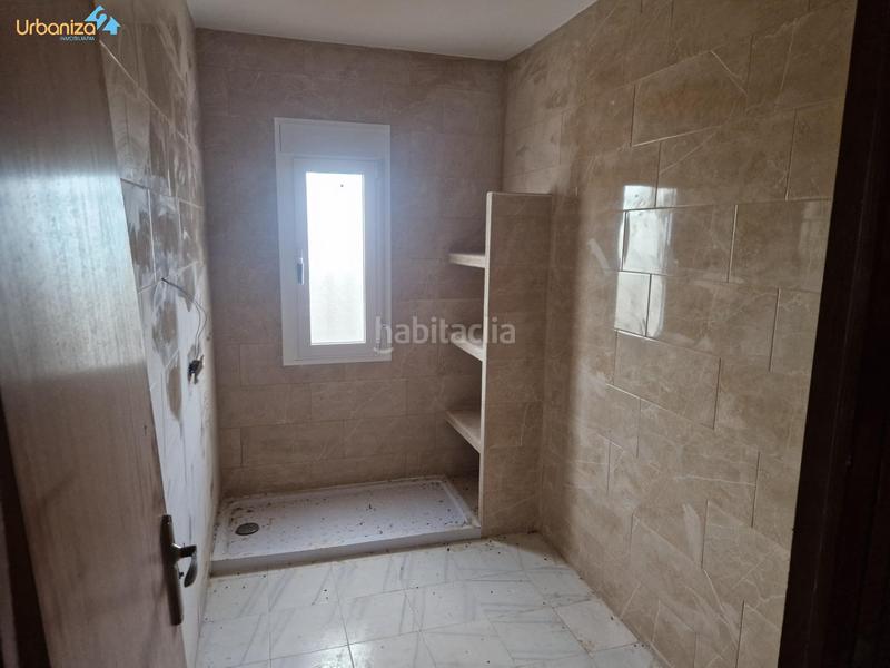 Foto f971fe3a-6405-45e3-b807-62759ddd222d. Terreno residencial terreno con vivienda en Almendral