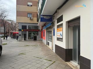 Lloguer Local Comercial a Avenida maria auxiliadora 5. Maria auxiliadora local 40 m2