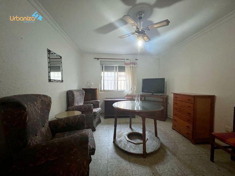 Foto 807a884b-ecc4-46cf-8222-193061fa5fb1. Planta baja piso en planta baja bien acondicionado en maria auxiliadora con patio y terraza comunitaria en Badajoz