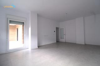 Piso en Maria Auxiliadora - Barriada de Llera. Piso de lujo en jesus rincón jimenez 4 dormitorios  2 baños  gar