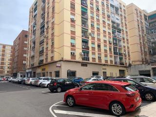 Lloguer Aparcament cotxe a Santa Marina. Plaza de garaje para moto en el centro de badajoz