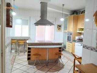 Miete Etagenwohnung in Casco Antiguo. Atencion estudiantes !! amplio piso en avenida de colon, en plen