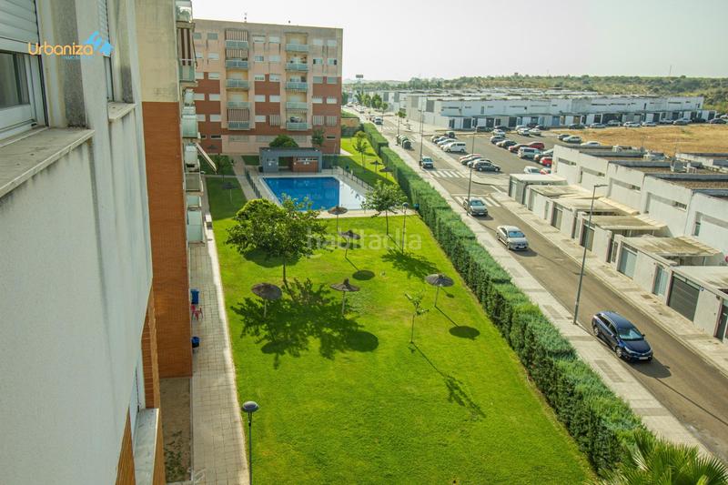 Foto 258d6e95-e319-44d2-b3ad-33fbc2dade64. Pis amb aparcament piscina a Golf Guadiana Badajoz