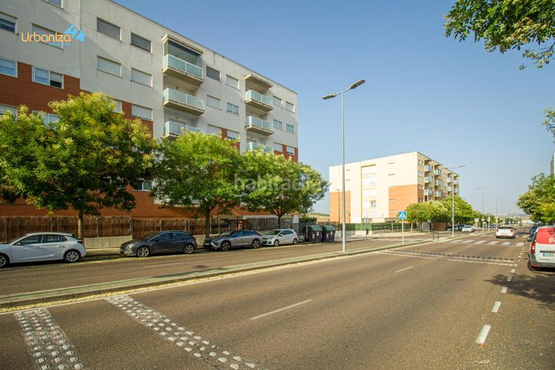 Foto 4abc1855-8c85-49b4-a96c-2b53d4e0a7e1. Pis amb aparcament piscina a Golf Guadiana Badajoz