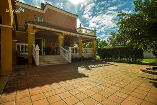 Xalet en Avenida Elvas. Chalet independiente junto al viejo vivero en badajoz