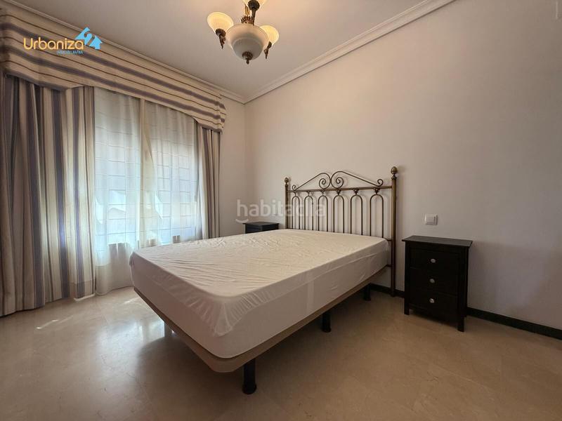 Foto a9258174-d6a3-42a5-a6f1-26c1b6c71e92. Alquiler piso  de 3 dormitorios en alquiler en zona de pardaleras en Badajoz