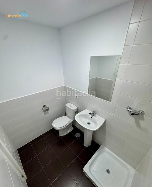 Foto f296d296-0aaa-4206-a628-fcb771495f60. Casa adossada amb aparcament a Golf Guadiana Badajoz