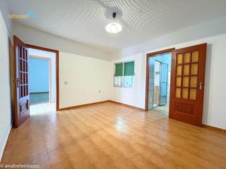 Rez-de-chaussée  Camino camino de santa engracia, 5. Planta baja de 121 m2 construidos con patio de unos 25 m2 aproxi