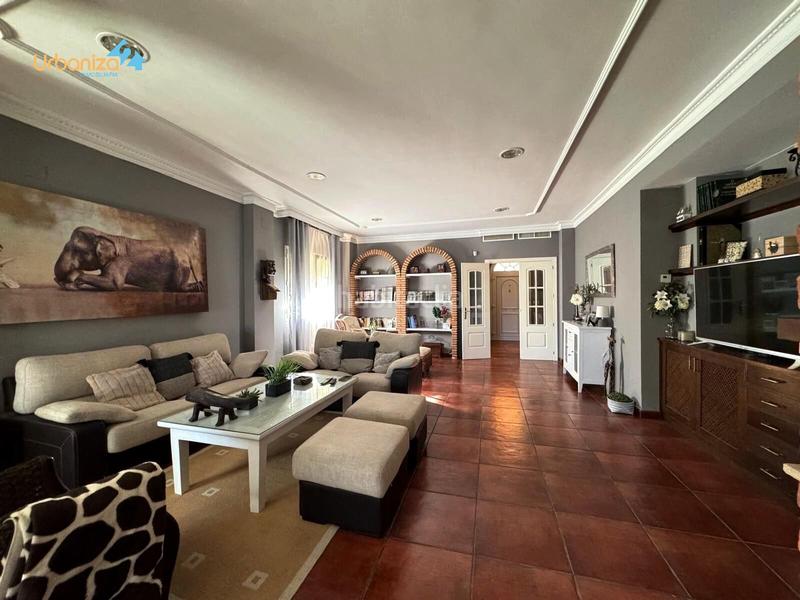 Foto 1c54f930-2eec-469c-a465-e3f3ba2e9851. Chalet avec chauffage parking piscine dans Las Vaguadas Badajoz