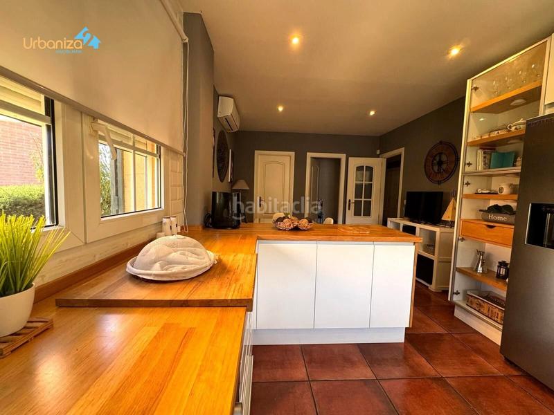 Foto cf9cc271-b577-4a67-aa44-38695b27d7b2. Chalet avec chauffage parking piscine dans Las Vaguadas Badajoz