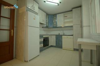 Rent Flat in Avenida Elvas. Piso en jardines del guadiana, badajoz  junto a la universidad,
