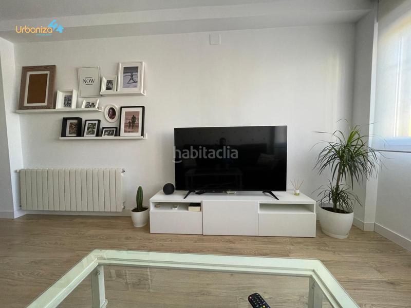 Foto 6e7dd104-8c5f-4098-ab33-fa031c2a419b. Casa adossada amb aparcament a Carretera de Sevilla - Los Montitos Badajoz