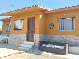 Xalet  Calle rozas las. Precioso chalet en urbanizacion muy cerca de badajoz para entra