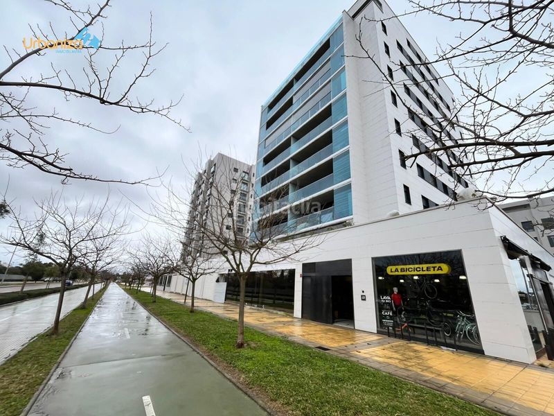 Foto b14826e0-674e-441e-9946-16053aa4fb68. Local comercial a Avenida Elvas Badajoz