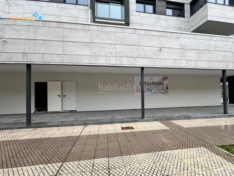 Foto b1d957dd-87ec-4c13-afb7-395dd00898ba. Local comercial a Avenida Elvas Badajoz