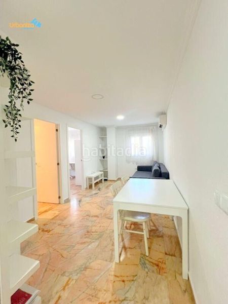 Foto 4e902243-82ac-449e-ab4b-e355fe929928. Oficina  reformada como apartamento de 2 habitaciones ideal inversión no se puede hacer cambio de uso en Badajoz