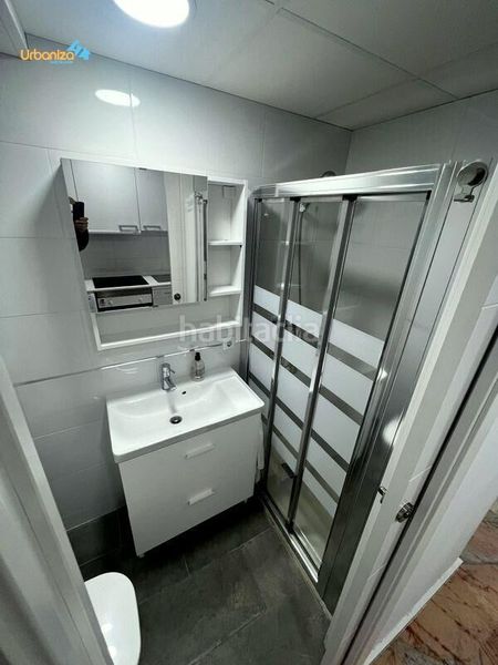 Foto 7d6d6fd1-c0ce-43d9-b1d4-b6510db0e32a. Oficina  reformada como apartamento de 2 habitaciones ideal inversión no se puede hacer cambio de uso en Badajoz