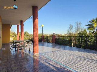 Masia  Carretera portugal. Bonita  finca con chalet y varias naves  a escasos km de villanu