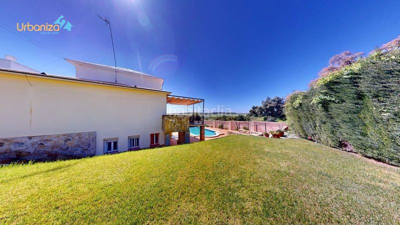 Foto 66953160-eaf8-4909-99ec-d5fef68f367e. Xalet amb calefacció aparcament piscina a Carretera de Sevilla - Los Montitos Badajoz