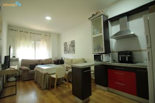 Affitto Piccolo appartamento in San Roque - Ronda Norte. Apartamento de 1 dormitorios con garaje, trastero y patio.