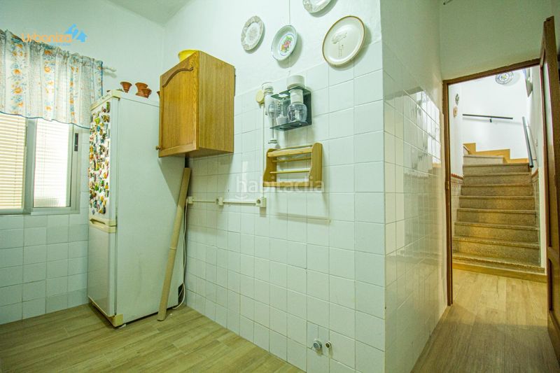 Foto c8b775a0-8590-4471-81a6-2a107dd9b720. Casa adossada a Ciudad Jardín Badajoz