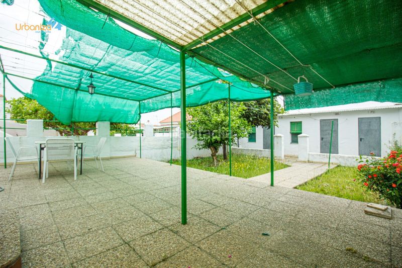 Foto ef0d1bd6-6bdb-45c4-89e4-cfffb52dc759. Casa adossada a Ciudad Jardín Badajoz