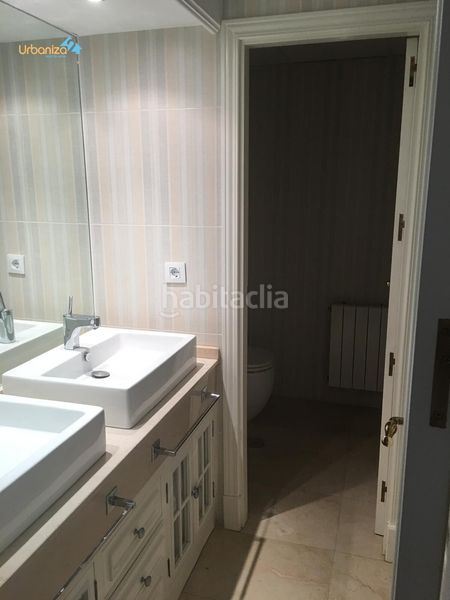 Foto 85baf843-402a-4404-9de1-1a5ba89770e3. Casa adossada amb calefacció aparcament piscina a Badajoz