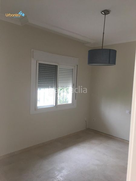 Foto b7c1dd59-d5f2-4b90-b6ae-e02d0302a3b6. Casa adossada amb calefacció aparcament piscina a Badajoz