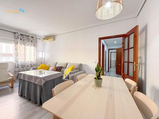 Apartament  Calle julian mojedano. Apartamento en planta baja con plaza de garaje y trastero en san