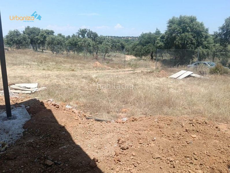 Foto 2e2a4e12-cf8e-49a8-a845-d39123b34efb. Terreny residencial a Dehesilla de Calamón - Campomanes Badajoz