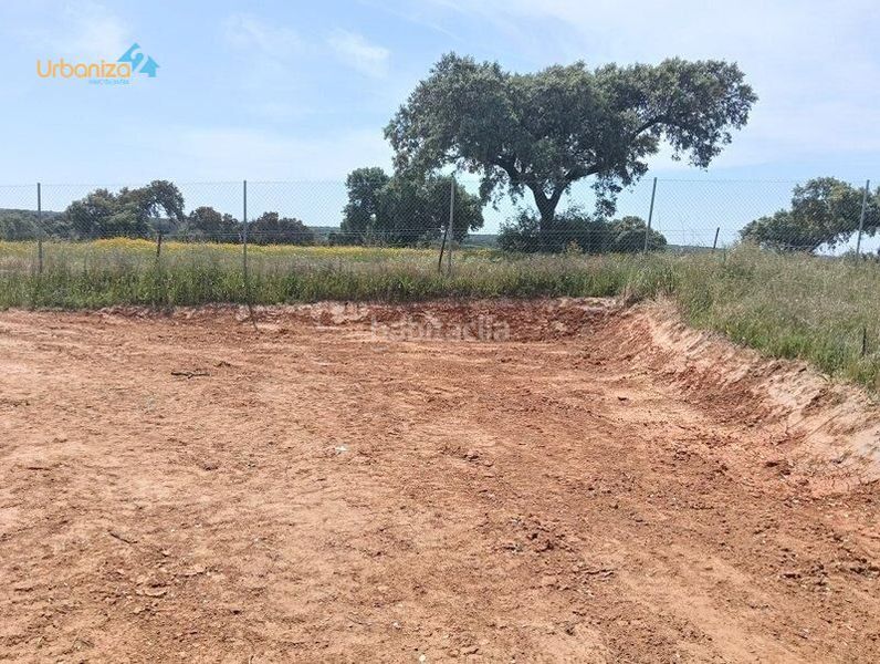 Foto 55ae8efd-2c61-4cf4-9c8c-9a515799b842. Terreny residencial a Dehesilla de Calamón - Campomanes Badajoz