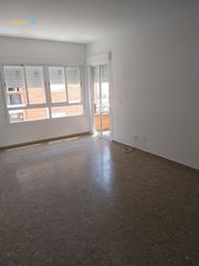Lloguer Pis  Juan sebastian elcano. Piso en alquiler sin muebles en la autopista
