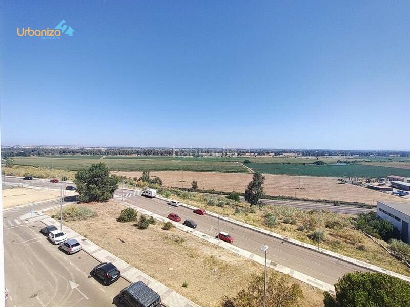 Foto 067c0a1b-b021-4a2e-b36b-c9099005b619. Pis amb calefacció aparcament a Golf Guadiana Badajoz