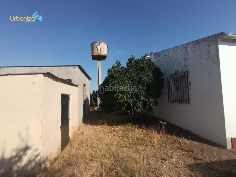 Foto 1f663765-32ff-41f7-9cd7-5c5c7c91a91b. Xalet amb aparcament piscina a Las Vaguadas Badajoz