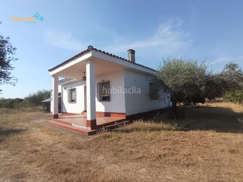 Foto fa0e4ebf-f59b-4a05-b7be-b5b0c95d6486. Xalet amb aparcament piscina a Las Vaguadas Badajoz