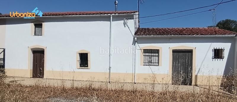 Foto c42f1a48-5282-4f53-8501-1d69bd1ca24f. Doppelhaus mit parking in Codosera (La)
