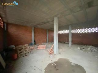 Local commercial à Villar del Rey. Local en bruto en villar del rey. muy buena situacion