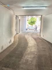 Aparcament cotxe  Avenida santa marina. Se vende plaza de garaje en avenida santa marina. acceso con mon