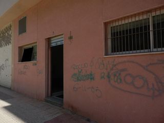 Rent Office space in Avenida Elvas. Oficina en san fernando acondicionada