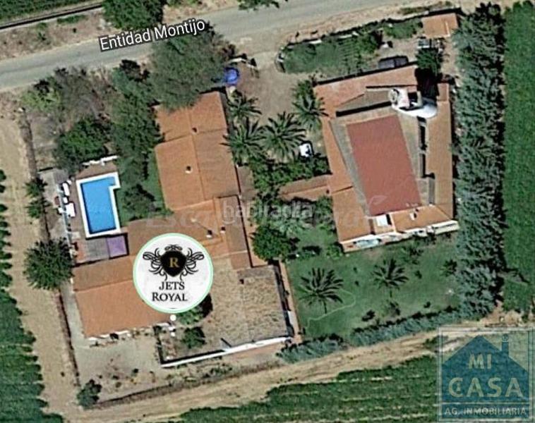 Foto 15c89140-4f21-427a-b36c-265b6237cc86. Edificio in Montijo