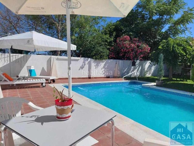 Foto 34a31755-4233-4e7d-9def-60d4cfc0f5e9. Edificio in Montijo