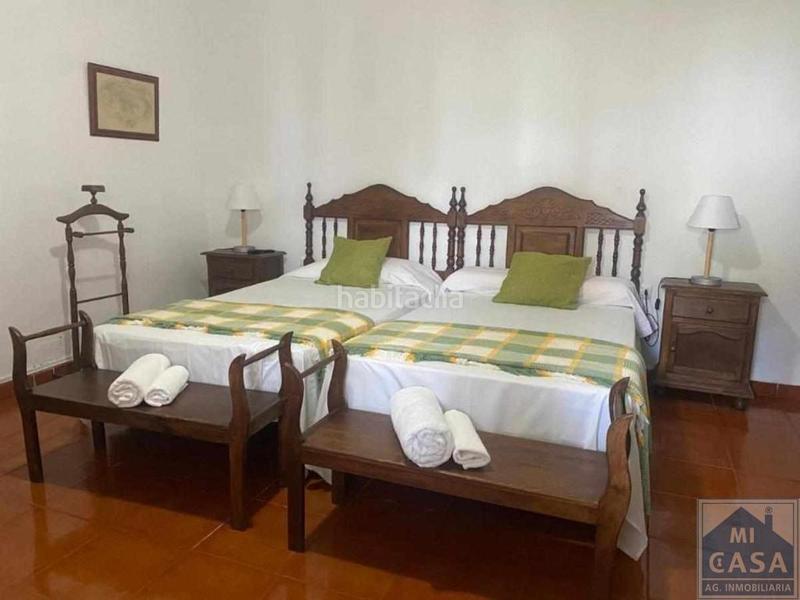 Foto 5ba9662d-c916-4d37-90eb-e0789261d4a2. Edificio in Montijo