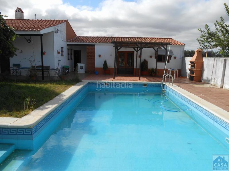 Foto daf6df6e-13e7-42ac-8407-bd5ce6242906. Edificio in Montijo